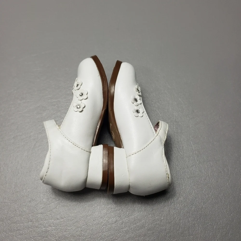 toddler baby girls Cherokee white flower shoes size 5